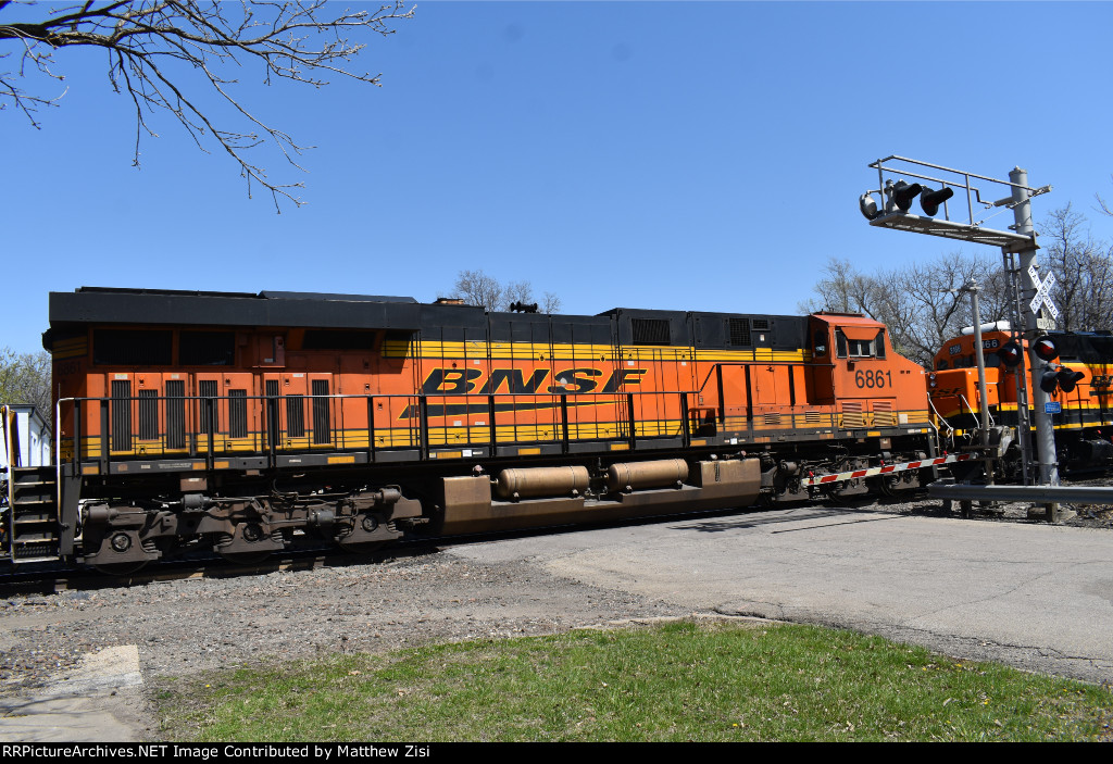 BNSF 6861